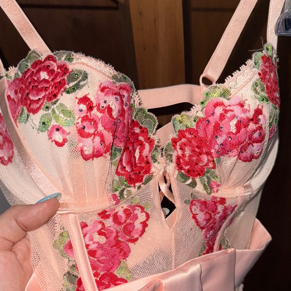 NWOT Victoria’s Secret 34B Pink Bow and Rose Zip Corset - Picture 7 of 7